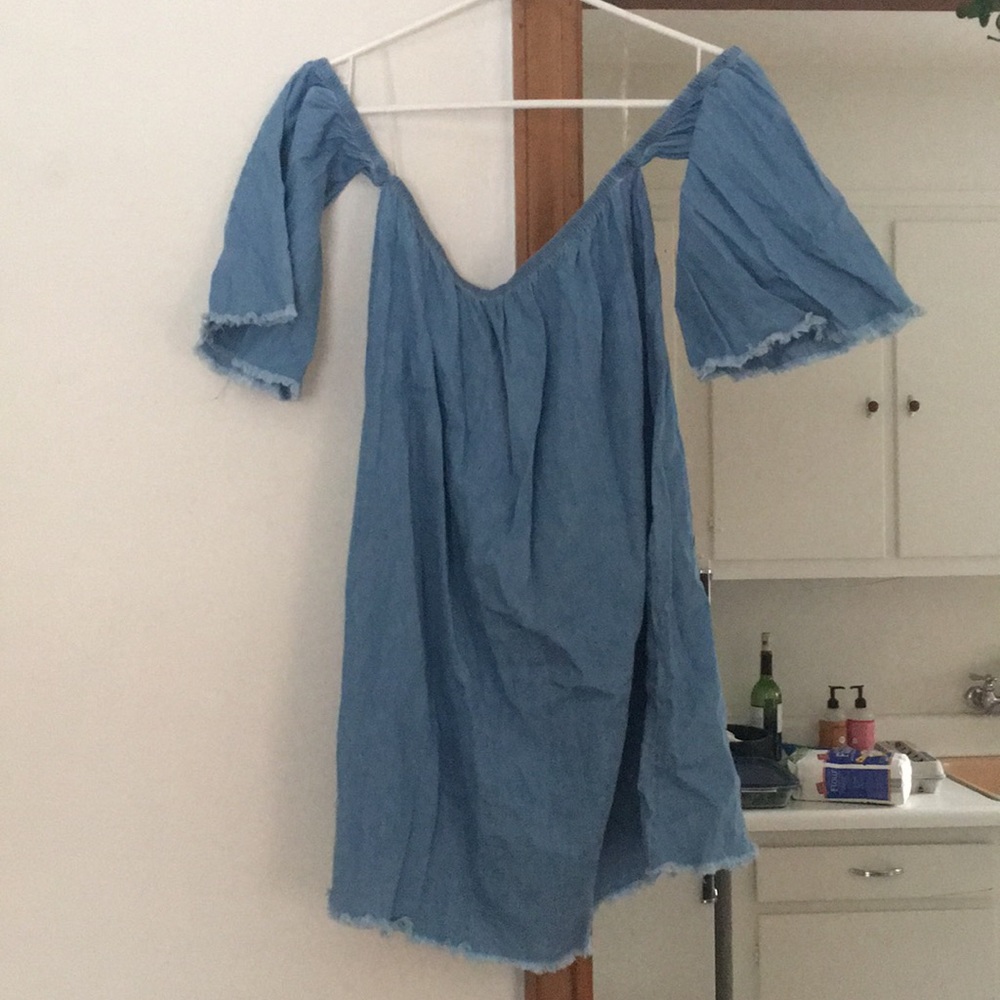 Soft denim off the shoulder!